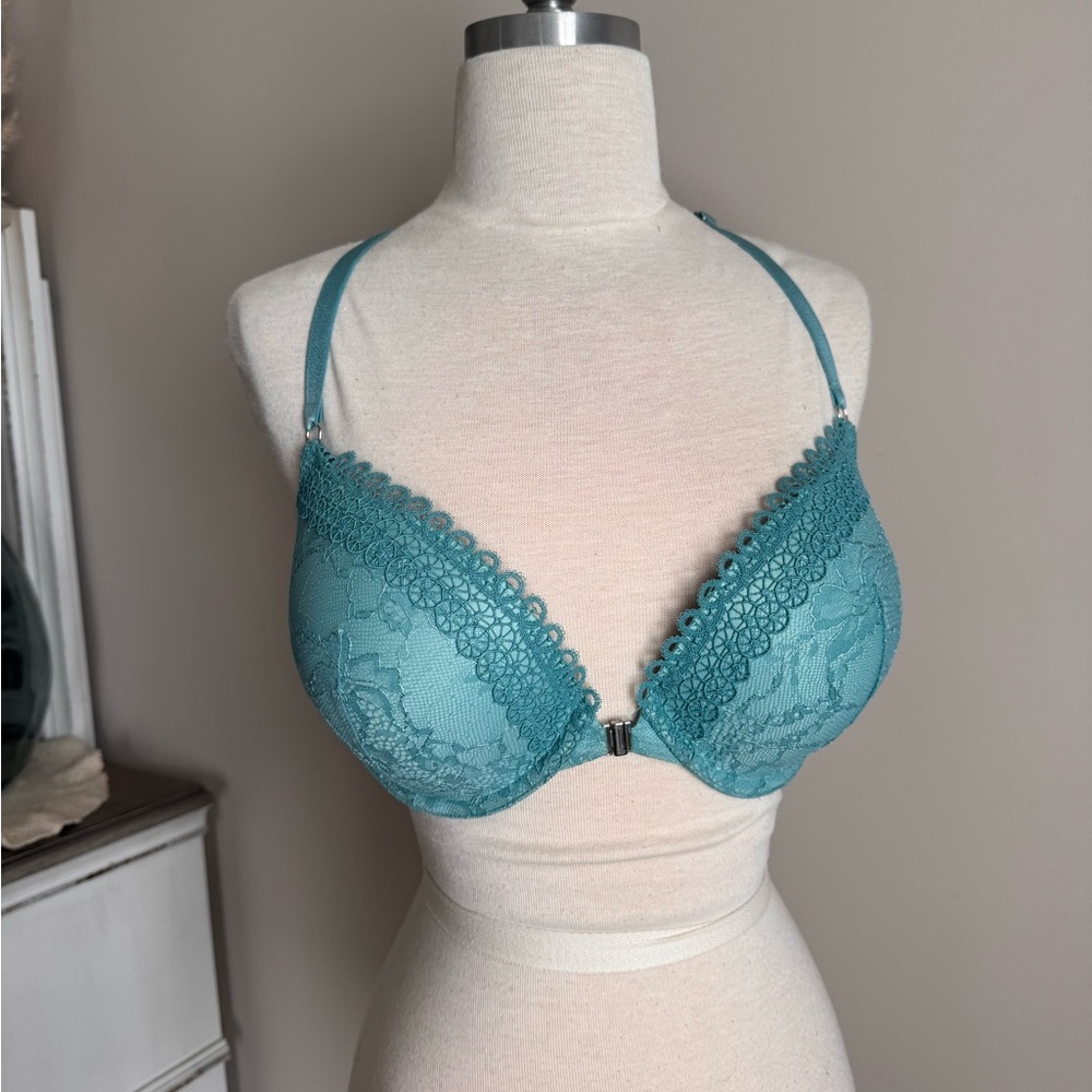 36 D Victoria's Secret teal very sexy push-up  Lace Bra with Underwire